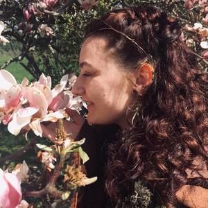 Meet your Posher, Rebecca